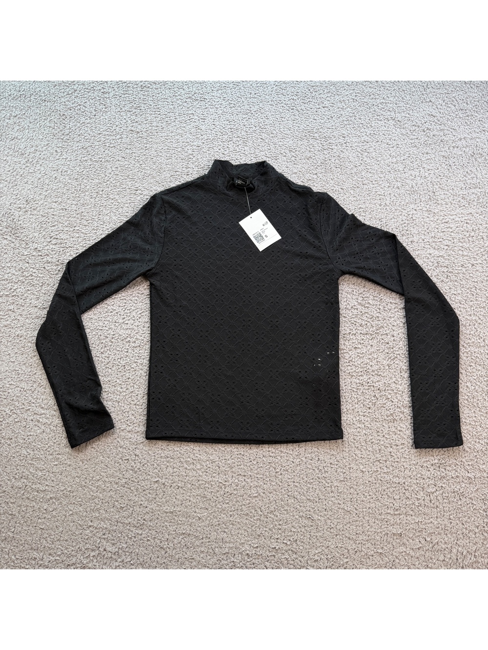 Forever 21 Black Eyelet Mock Neck Long Sleeve Stretch Top Womens Small S NWT